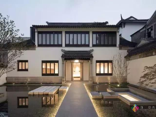 中式庭院式別墅有山有水有詩意，住進(jìn)如詩如畫的庭院別墅