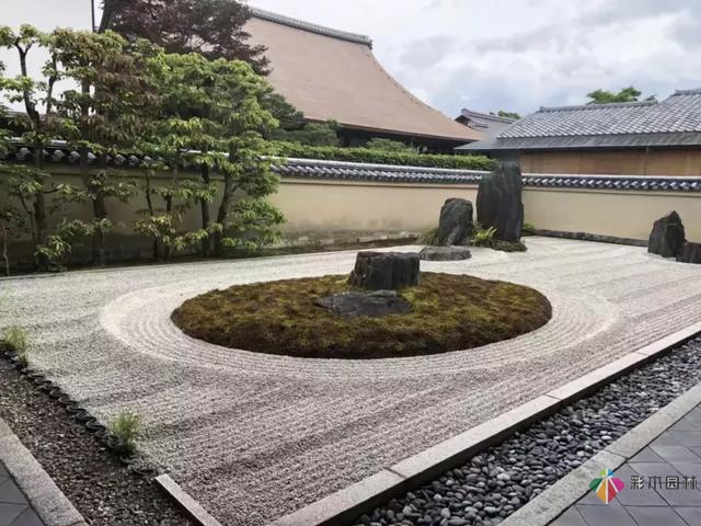 呈現(xiàn)東方禪意之美的30個(gè)日式庭院設(shè)計(jì)。趕緊來看看！